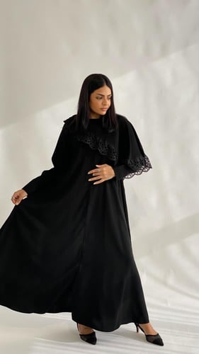 عباية ناعمة الخطى