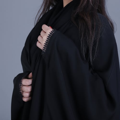 عباية بشت أنيقة ناعمة