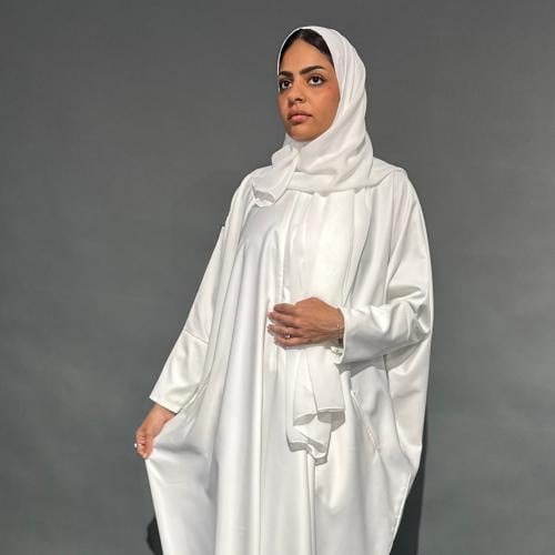 عباية بيضاء نص بشت بجيوب مخفية