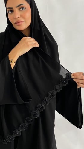 عباية لمسة أنوثة