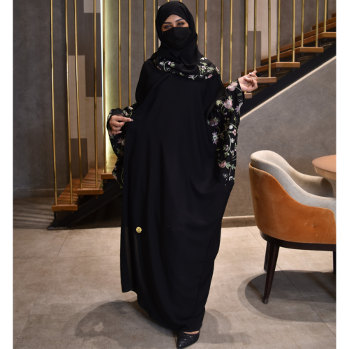 عباية نص بشت بتطريز ورود