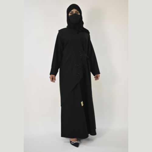 عباية بقطعة جانبية مزينة بالشك مفصولة