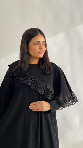 عباية ناعمة الخطى