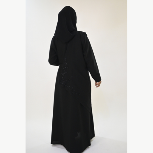 عباية بقطعة جانبية مزينة بالشك مفصولة