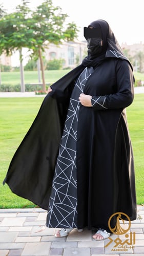 عباية لف بمردّ داخلي وأكمام طبقة جاكار