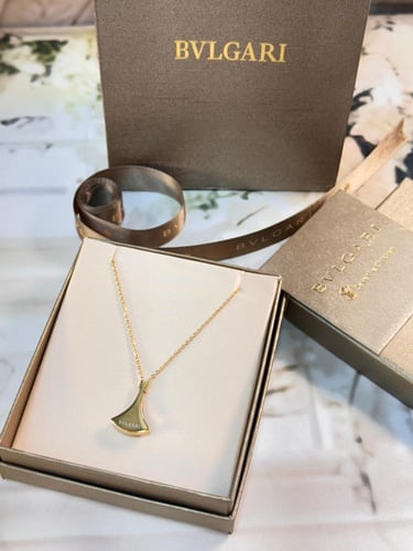 سلسال هاي كواليتي ماركة BVLGARI مع الملحقات