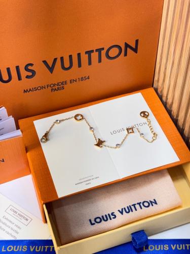 اسواره ماركة LOUIS VUITTON مع الملحقات