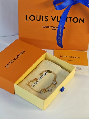 اسواره ماركة LOUIS VUITTON مع الملحقات