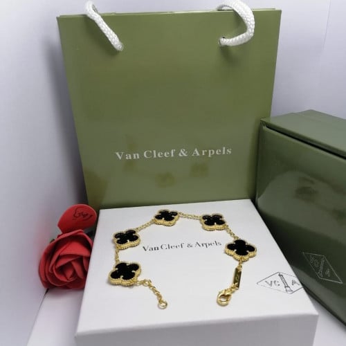 اسواره ماركة Van Cleef & Arpels مع الملحقات