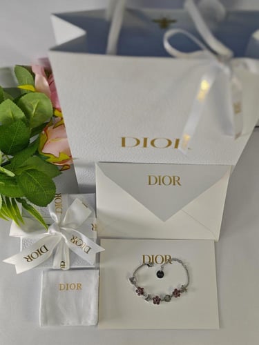 اسواره ماركة Dior مع الملحقات