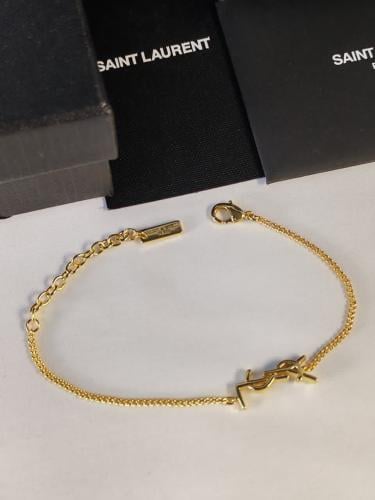 اسواره ماركة SAINT LAURENT مع الملحقات