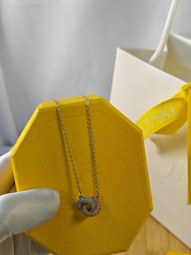 سلسال ماركة SWAROVSKI مع الملحقات