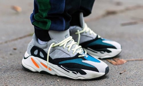 شوز اديداس ايزي 700