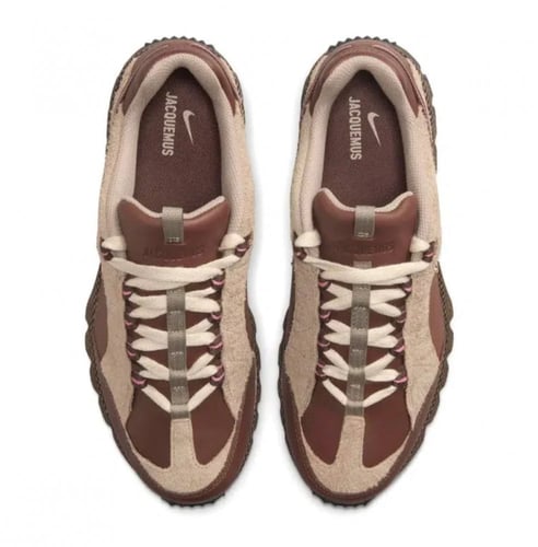 شوز نايك جاكيموس