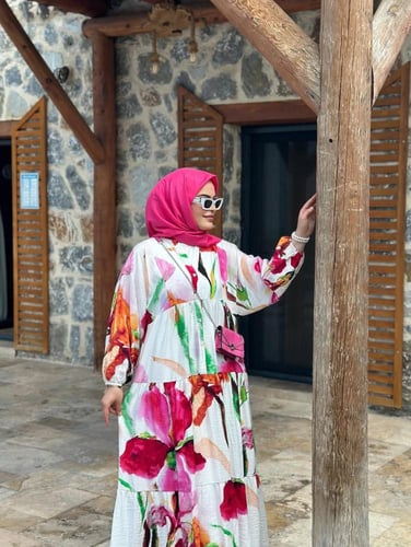 فستان قطن بطبعة ورود