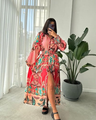 بتصميم قميص مع حزام