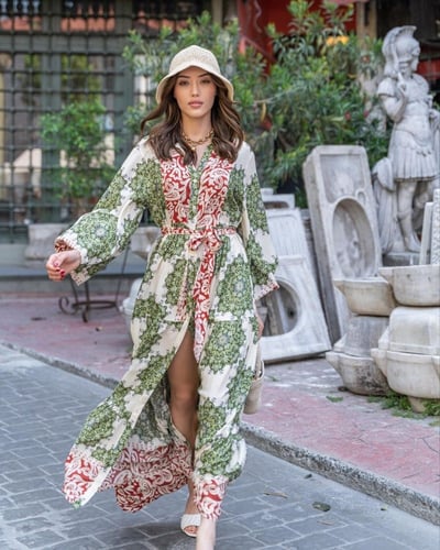 بتصميم قميص مع حزام