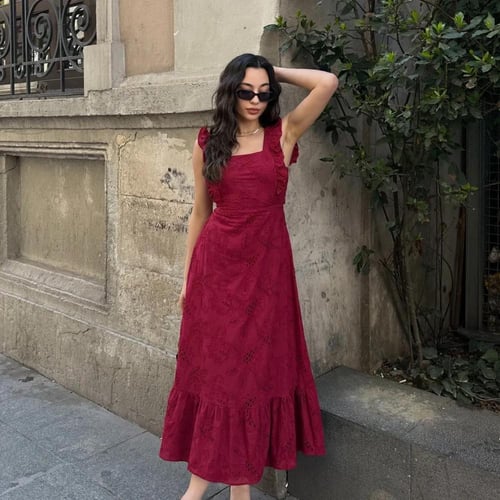 فستان أنيق بلمسة عصرية