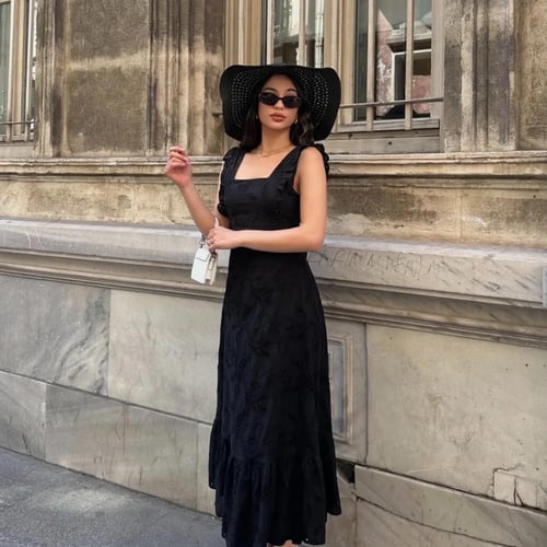 فستان أنيق بلمسة عصرية