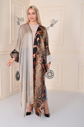 عباية فريدة ومميزة