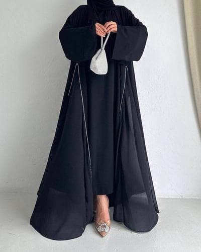 عباية الألماس لمسة من الفخامة والرقي