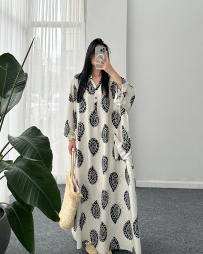 فستان قطن تركي يتميز بجيبه وملمسه الناعم