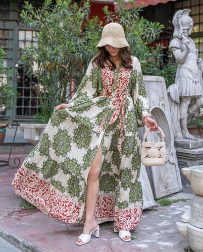 بتصميم قميص مع حزام