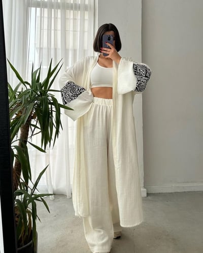 ‎ طقم الكتان الأبيض ذا الخامة الرائعة المصنوع في ت...