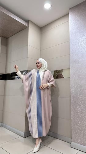 عباية مصممة تصميم خاص بأعلى بجودة عالية من القطن ا...