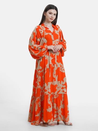 فستان بتصميم عصري