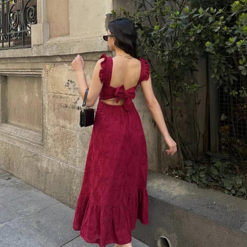 فستان أنيق بلمسة عصرية