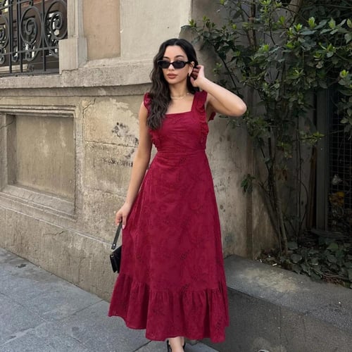 فستان أنيق بلمسة عصرية