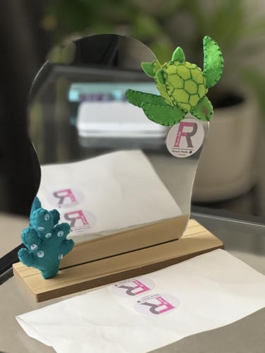 مرايا مع سلحفاة بحرية و