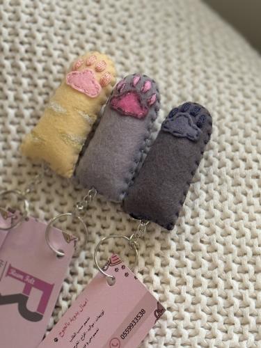 ميدالية يد قطة مقاس ٧سم (راح يتم التواصل معك على ا...