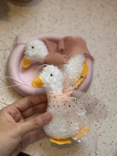 تعليقة بطة حياكة يدوية للسيارة او للشنطة