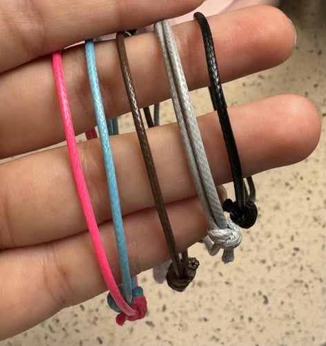 اساور خيط مع يد قطتك (راح يتم التواصل معك على الوا...