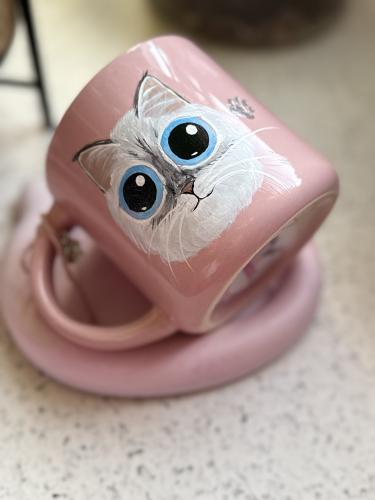 كوب قطة وردي رسم يدوي ( في حال الطلب راح يتم التوا...