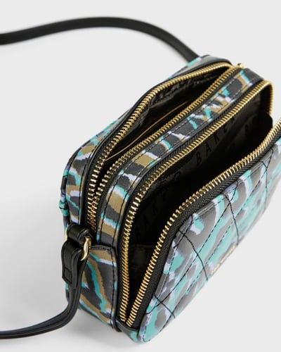 حقيبة تيد بيكر