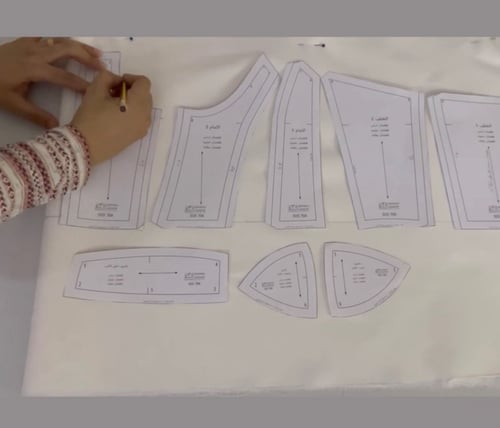 شرح خياطة الكورسيه بكب