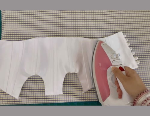 شرح خياطة الكورسيه بكب