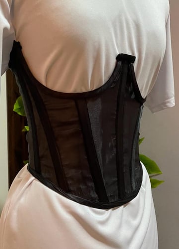 شرح خياطة الكورسيه الشفاف بدون كب