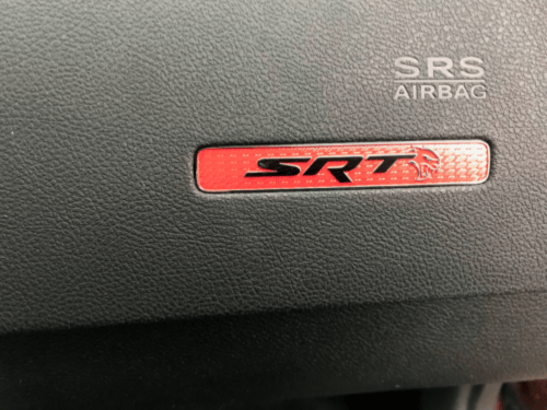 شعار طبلون Hellcat باللون الاحمر