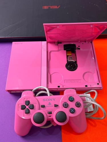 القطعه النادره - جهاز بلاي ستيشن 2 النسخه الخاصه
