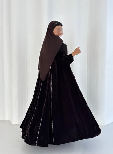 Z207-1 -عباية مخمل