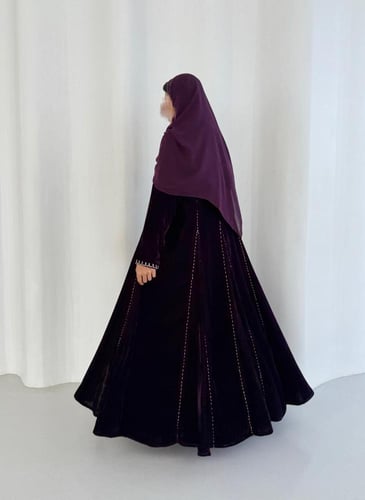 Z207-2 -عباية مخمل