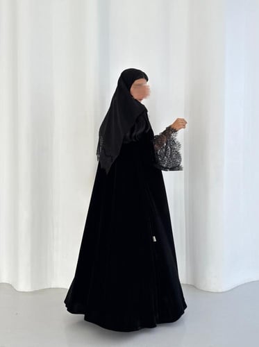 Z198-عباية مخمل