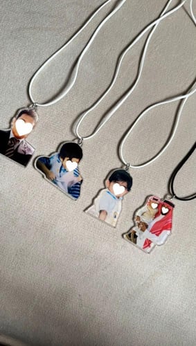 تعليقة سيارة بصورة أكريلك