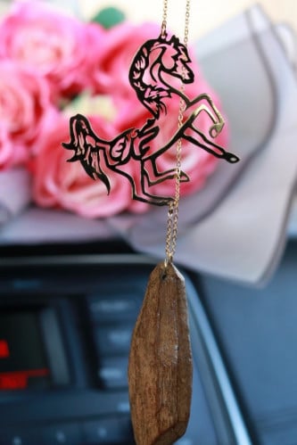 تعليقة حصان وكسرة العود كتابة حسب طلبك