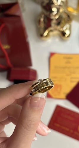 خاتم كارتير الفاخر – رمز الأناقة والرقي