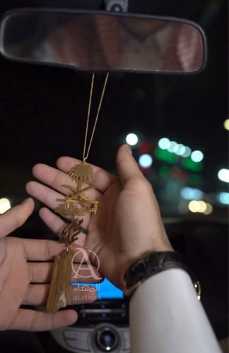 تعليقة سيفين ونخلة و كسرة العود على طلبك